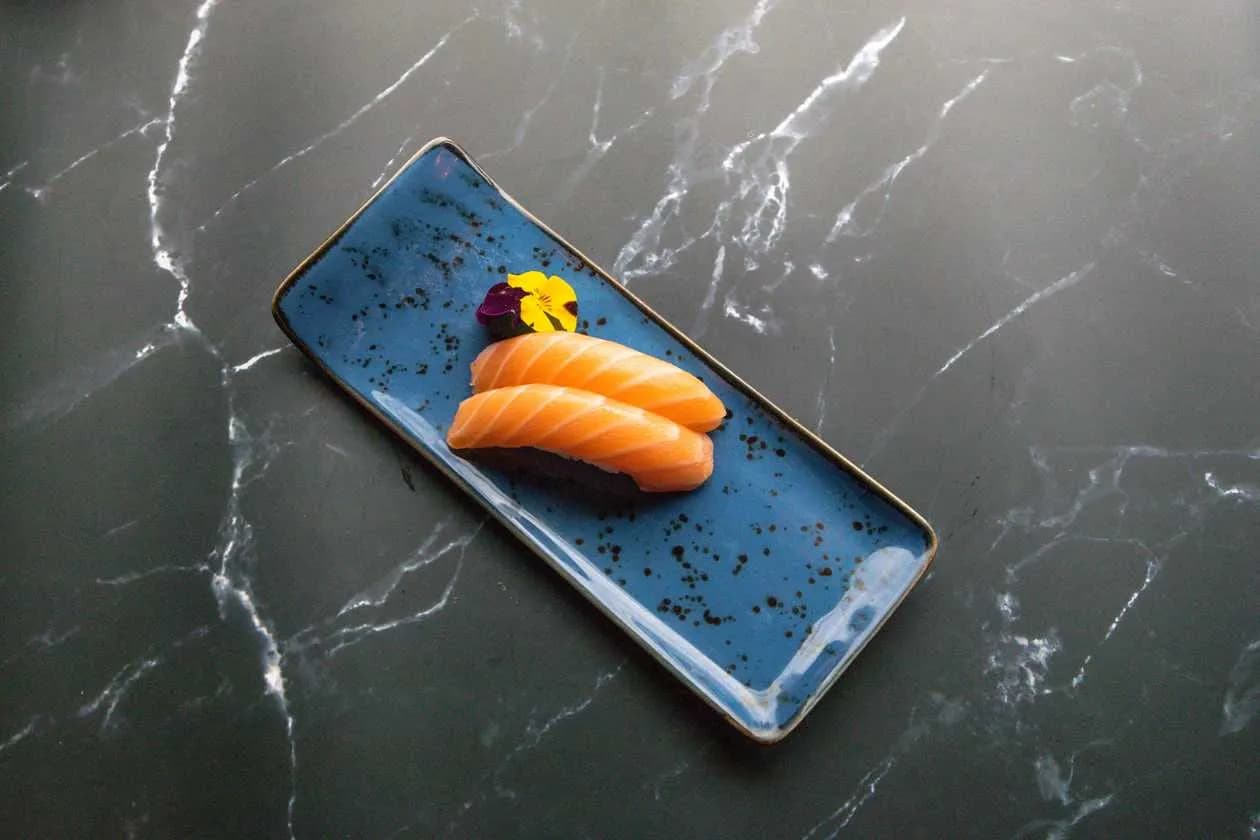 Nigiri salmon