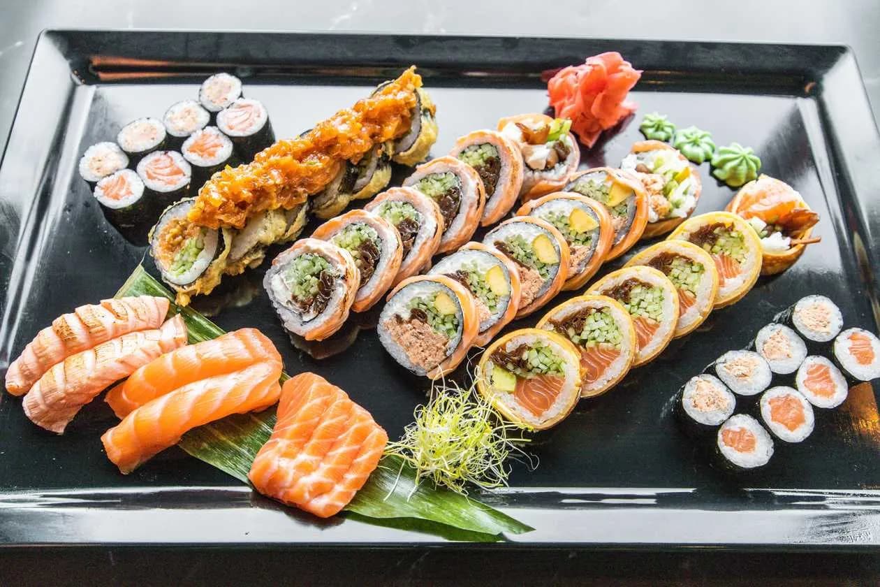 18. Salmon set 48 pcs.