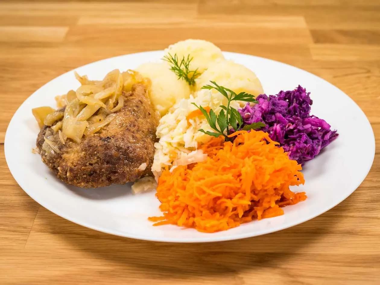 Ground Pork Cutlet with Stewed Onion