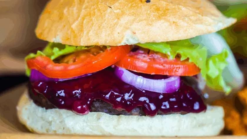 ŻURAWINOWY BURGER 200g