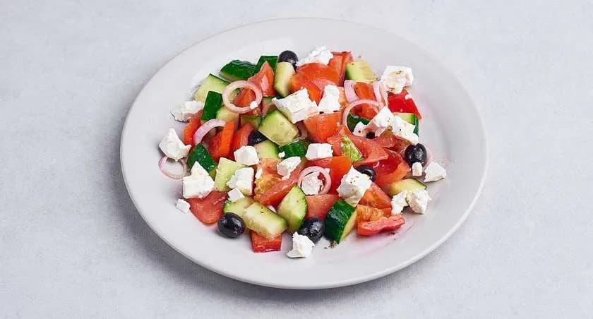 Sałatka w stylu greckim