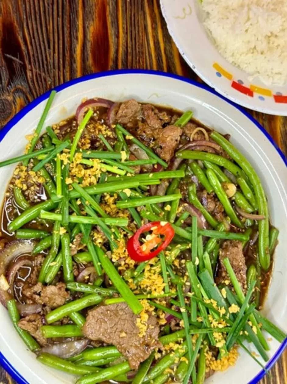 Beef with Asparagus Beans in Pepper Sauce