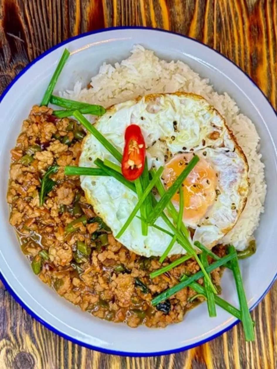 Chopped Pork with Crispy Egg / Pad Krapow