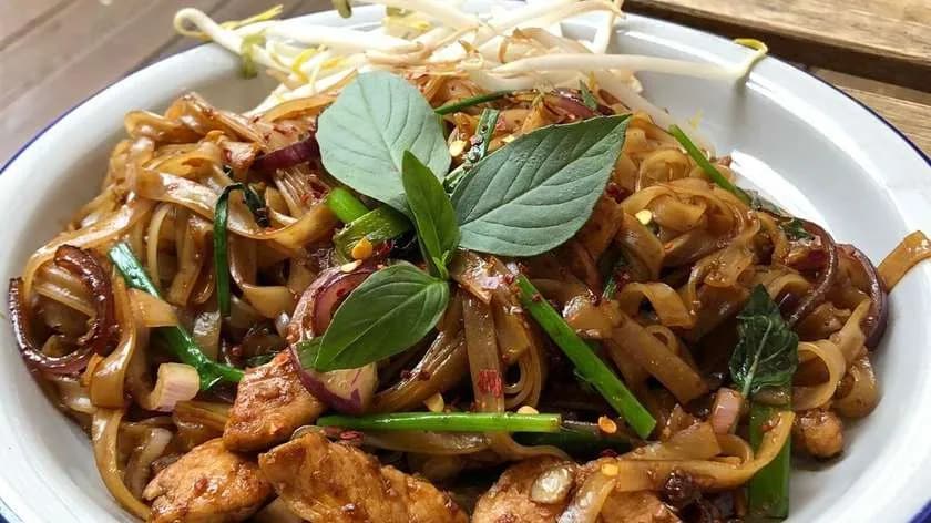 Thursday - Drunken Noodles (vege option 🌿)