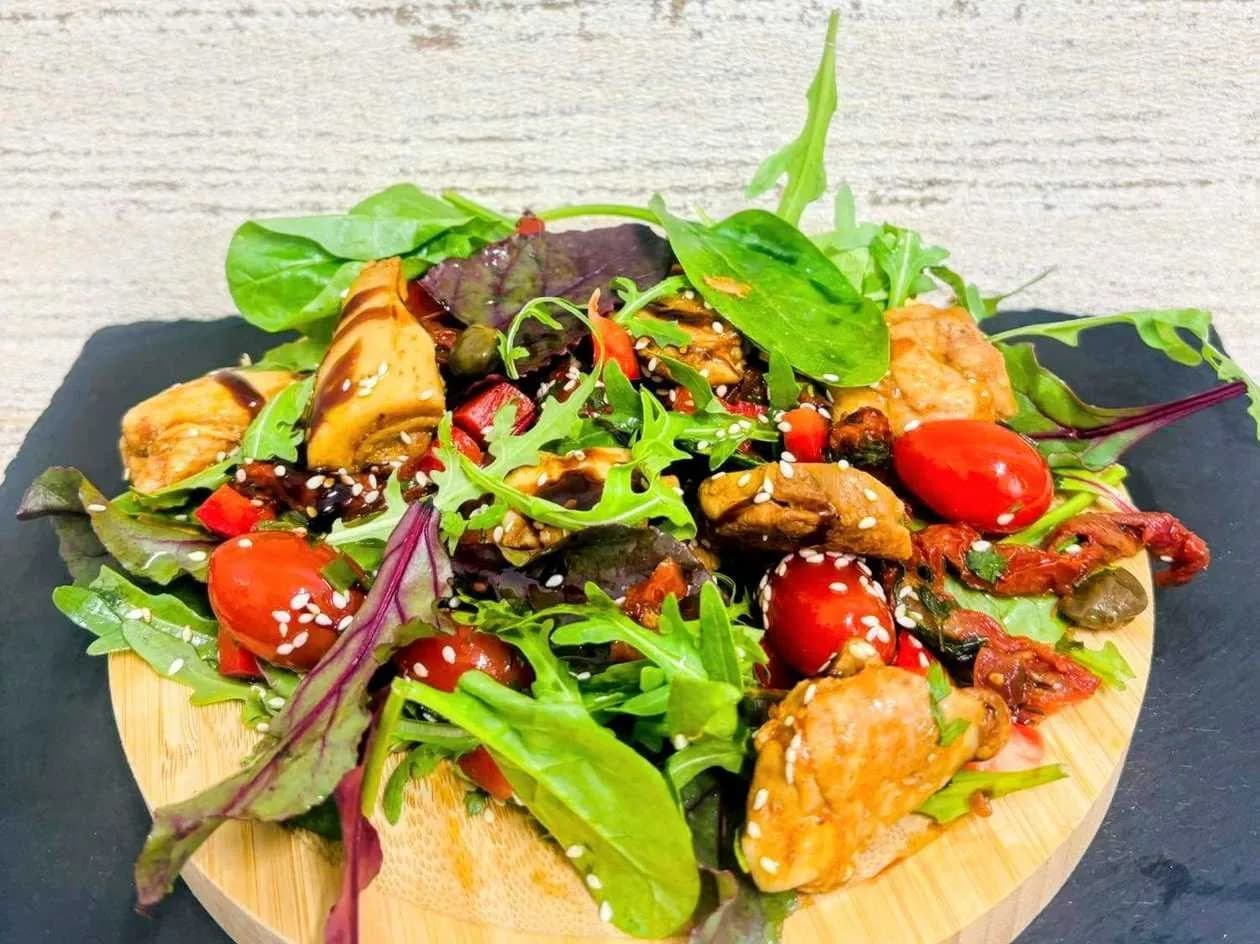 Sałatka z kurczakiem