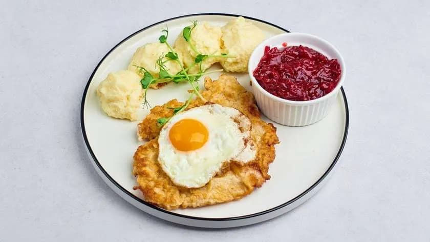 Zestaw 29. Sznycel wieprzowy z jajkiem sadzonym