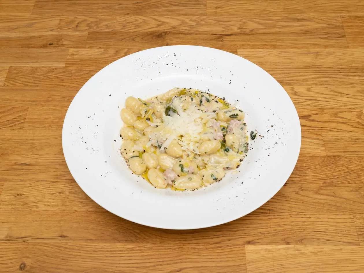 Gnocchi con salsiccia
