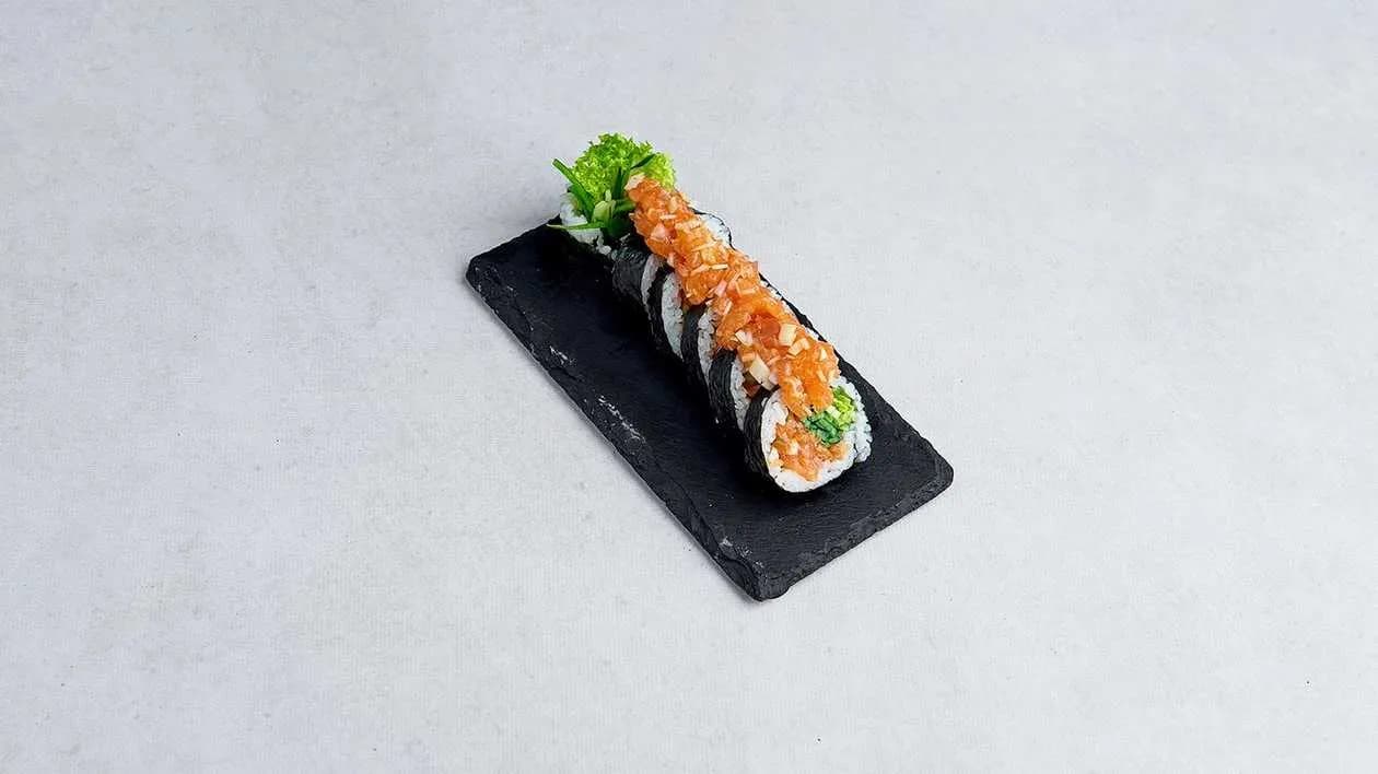 Tatar z Łososia, Ogórek, Sałata