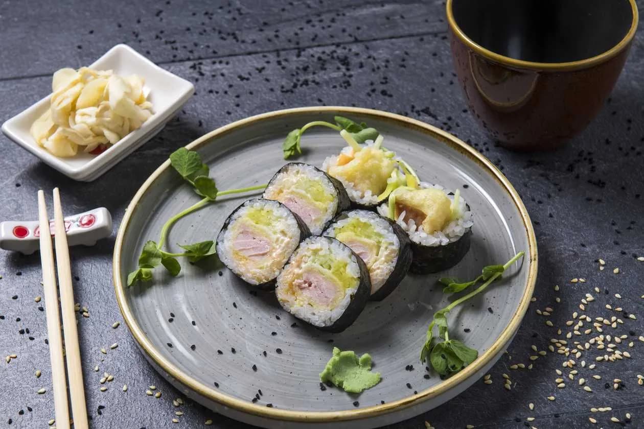 Futomaki Pieczone Tuńczyk w Tempurze (6 sztuk)