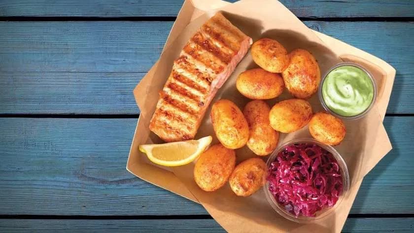 Zestaw obiadowy z łososiem grillowanym