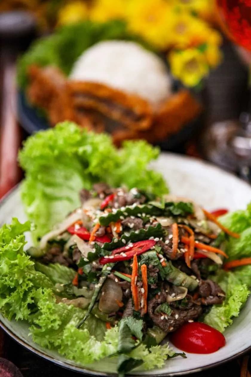 Sałatka z wołowiną po tajsku na ostro