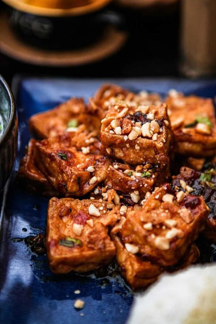 Tofu w sosie tamaryndowym z ryżem