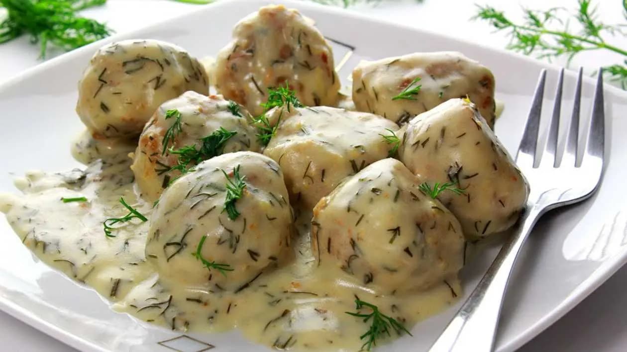 Meatballs in Dill Sauce