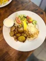 Pieczony filet z dorsza z duszonymi warzywami i parmezanem