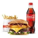 Burger Rywala Beef 'n' Bacon w zestawie