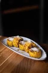 Kukurydza grillowana z wędzoną papryką i czosnkiem
