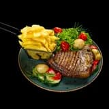 Stek wieprzowy z frytkami