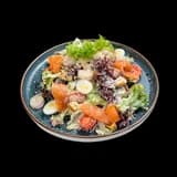 Sałatka cesarska z łososiem