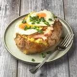 Kumpir jajko sadzone na boczku duży