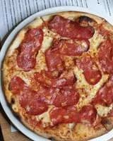 Pizza Salame Pikantne 40cm