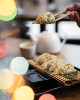 Pierożki gyoza z kurczakiem