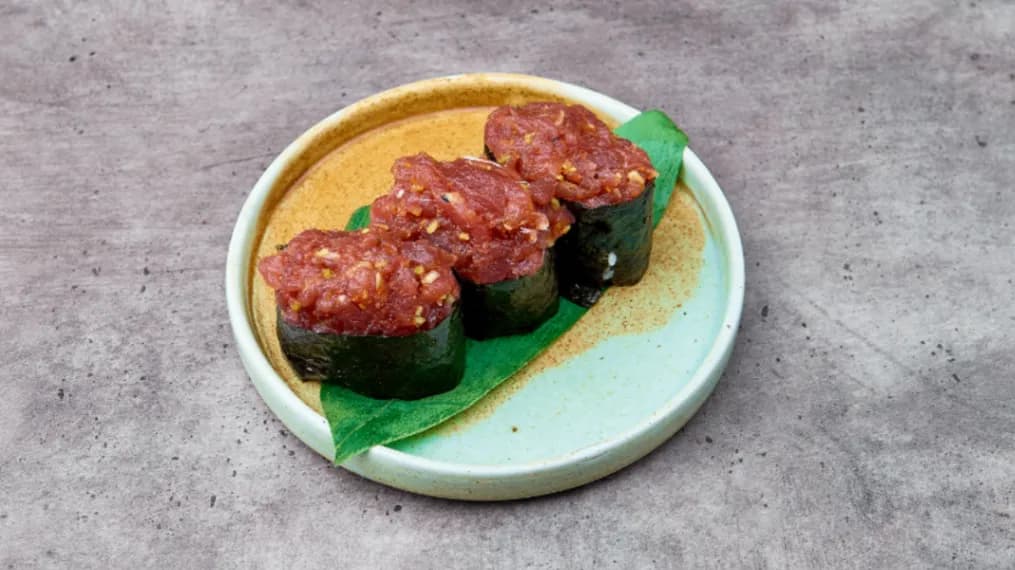 Gunkan tatar z tuńczyka