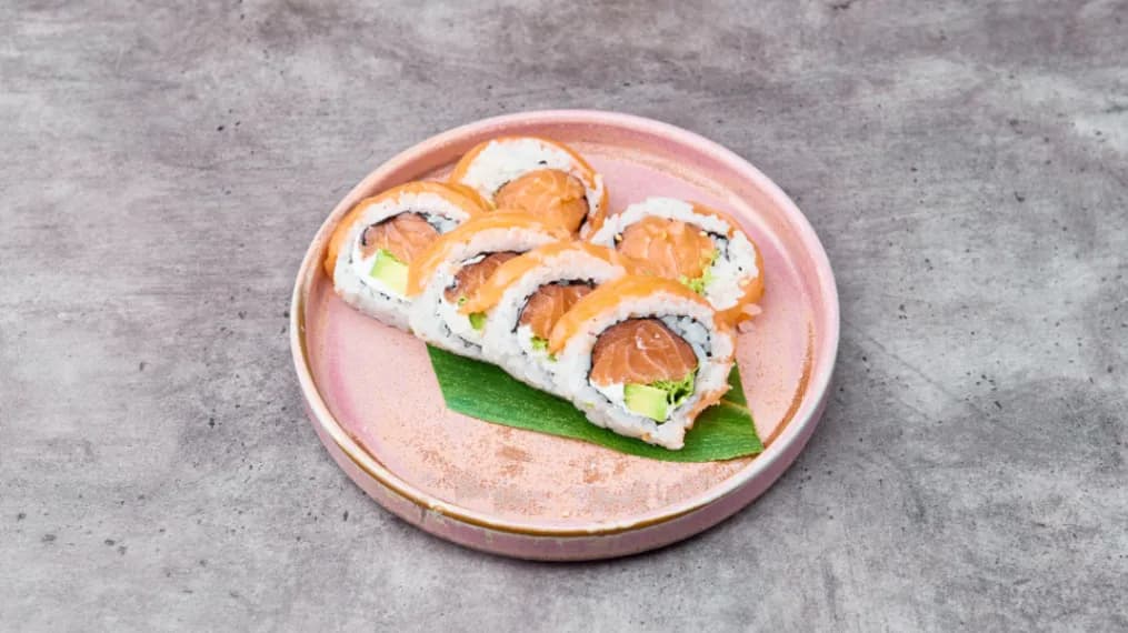 California maki gold z łososiem