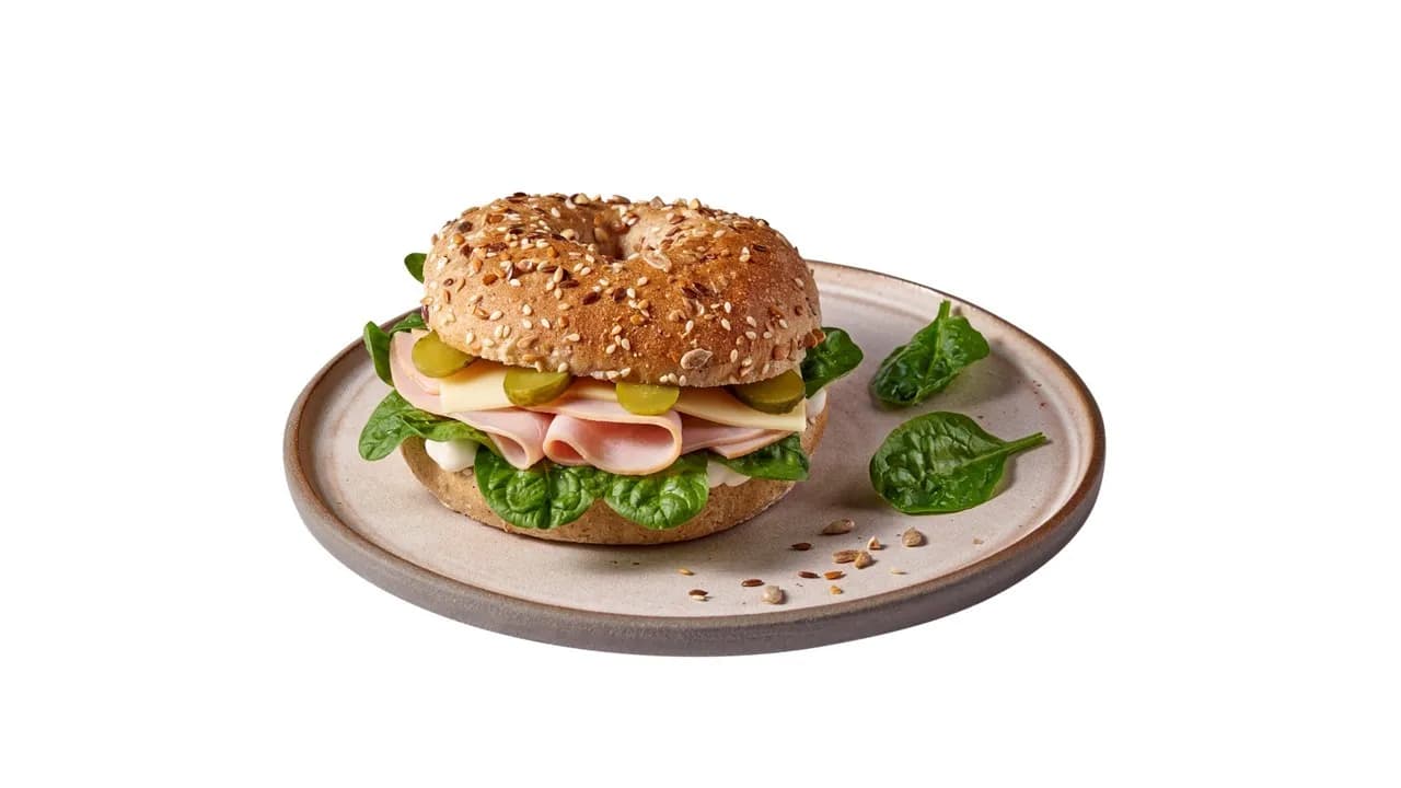 Bajgiel z szynką i serem