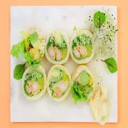 Tamagoyaki krewetka w tempurze / awokado / ogórek / rzepa / mayo 6szt.