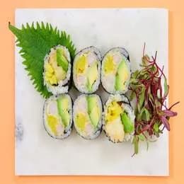 Futomaki krewetka w tempurze / awokado / ogórek / rzepa / mayo 6szt.