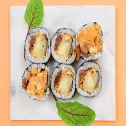Futomaki bakłażan w tempurze / ogórek / shitake / mayo 6 szt.