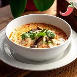 TOM KHA Z KURCZAKIEM