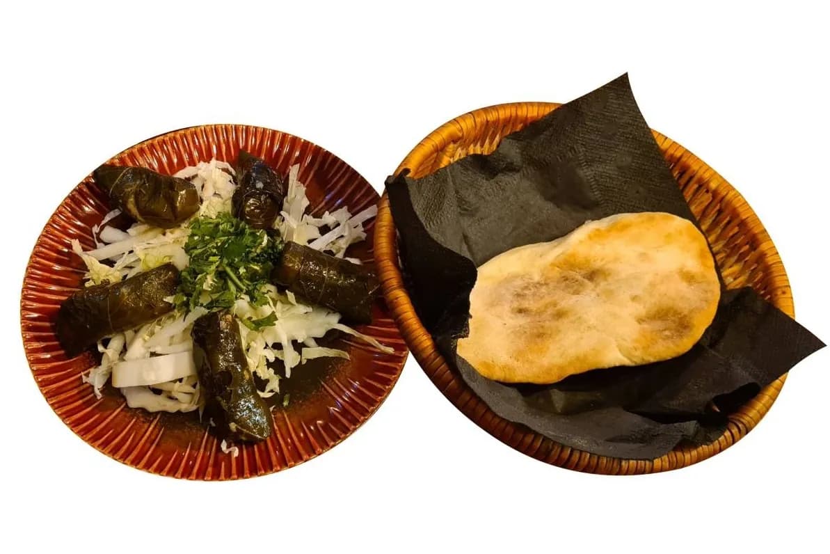 Nr 52- Wara’a ‘ineb Rice & Meat - Gołąbki z Liści Winogron + Pita