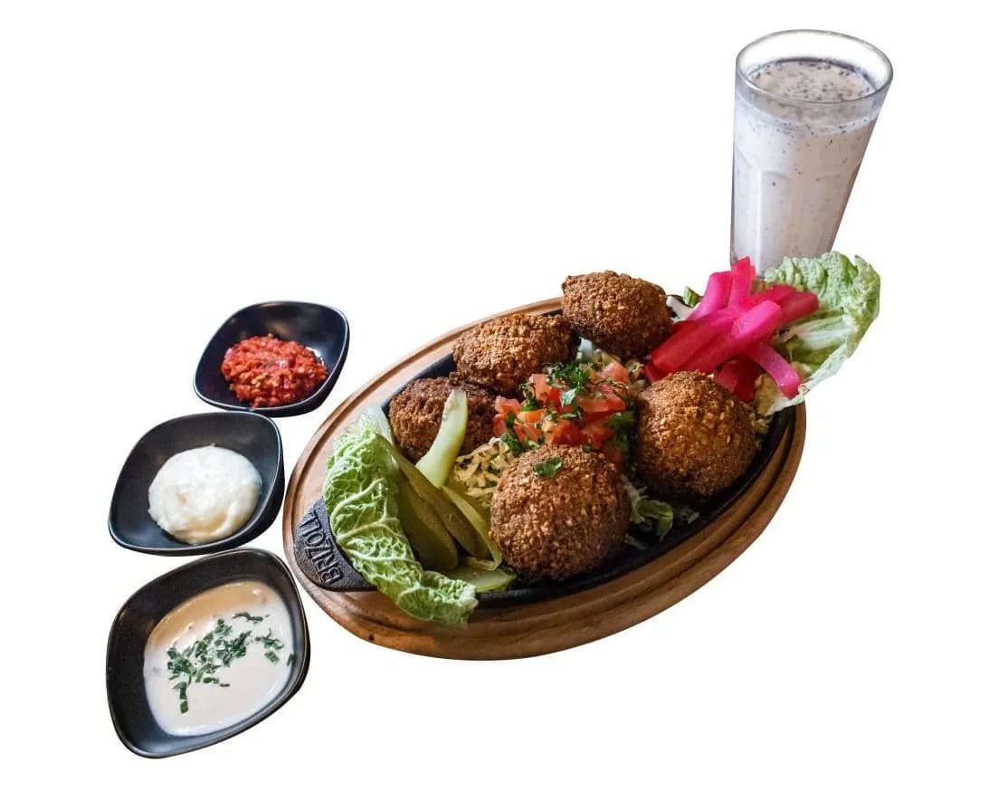 Nr 17- Zestaw Falafel (Danie + Ayran)