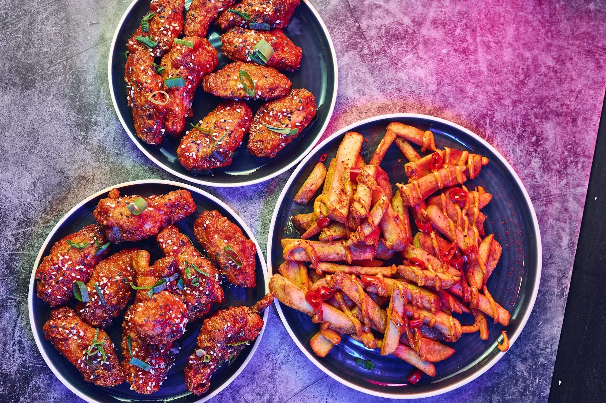 2 x Skrzydełka Korean Fried 9 szt. + Fire Fries XL (ostre)