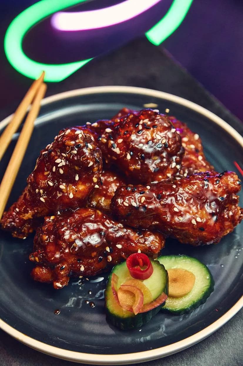 Skrzydełka BBQ (Dakgangjeong)