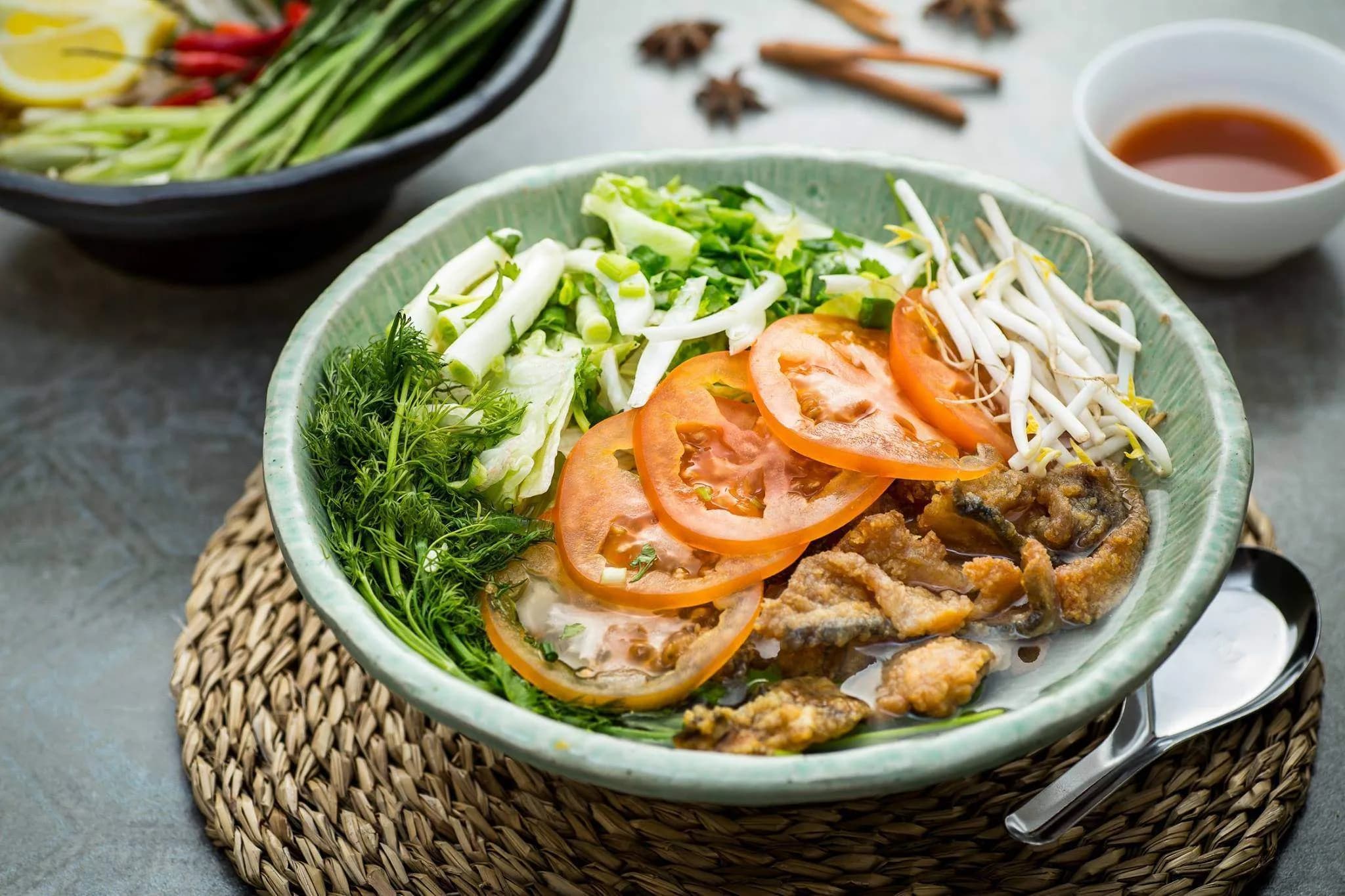 Zupa Pho z Karpiem w Panierce