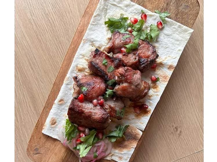 SZASZŁYK WIEPRZOWY (200g)