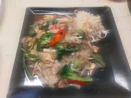 Makaron ryżowy z kurczakiem