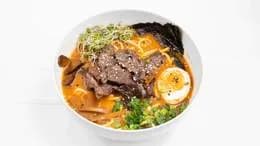 Spicy tonkotsu ramen Z wołowiną