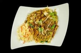 Makaron chiński z kurczakiem