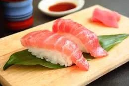 Nigiri Tuńczyk opalony 2 szt