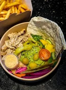 Szarpany eko kurczak / Hummus kolendra lub zwykły