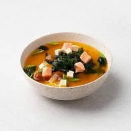 Zupa miso z łososiem