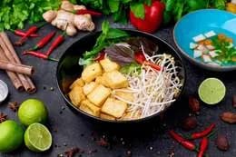 Bun dau phu z tofu smażonym