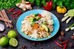 Makaron smażony z krewetkami