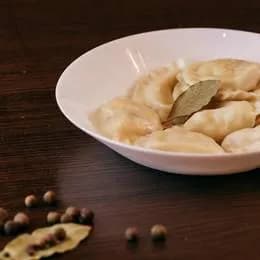 Pierogi z ziemniakami, twarogiem i pieprzem (ruskie) 9szt/360g