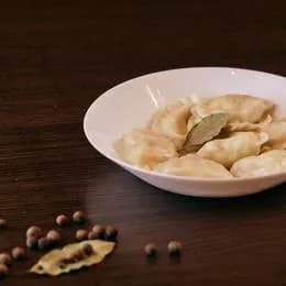 Pierogi ze spinakiem, serem ricotta i parmezanem 9szt/360g