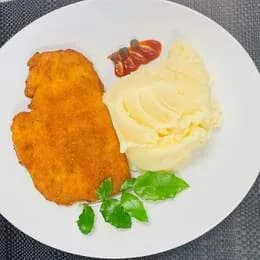 Filet z kurczaka panierowany z przystawką do wyboru