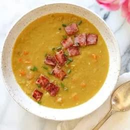 Zupa Grochowa na Wędzonych Żeberkach